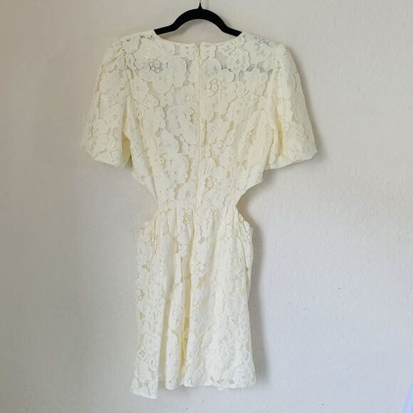 NWT WAYF Dress Plaza Mini Cutout Women M Ivory Lace Overlay Puff Bridal Wedding - Picture 3 of 12